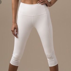 Lululemon 21” Anew White Crop